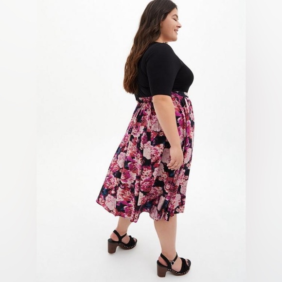 Torrid Black Floral Knit-To-Woven Dress Size 1x - Picture 2 of 15